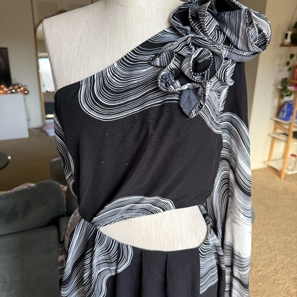 abstract printed 3d rose one shoulder maxi dress with slit - Picture 2 of 8